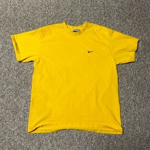 Nike yellow vintage tee size M very good condition